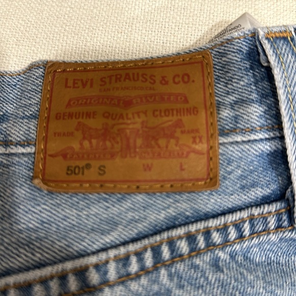 Women’s Levi’s - Picture 5 of 5